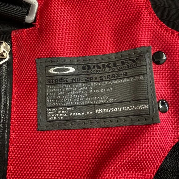 Rare Vintage 2000 Oakley Factory Pilot Utility Bag Red Collectible Backpack - Picture 2 of 16